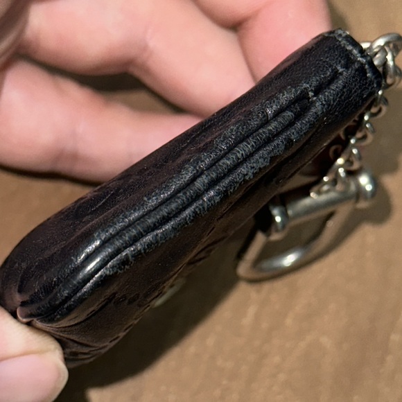 Gucci Guccissma leather embossed key chain coin wallet holder - Picture 5 of 10
